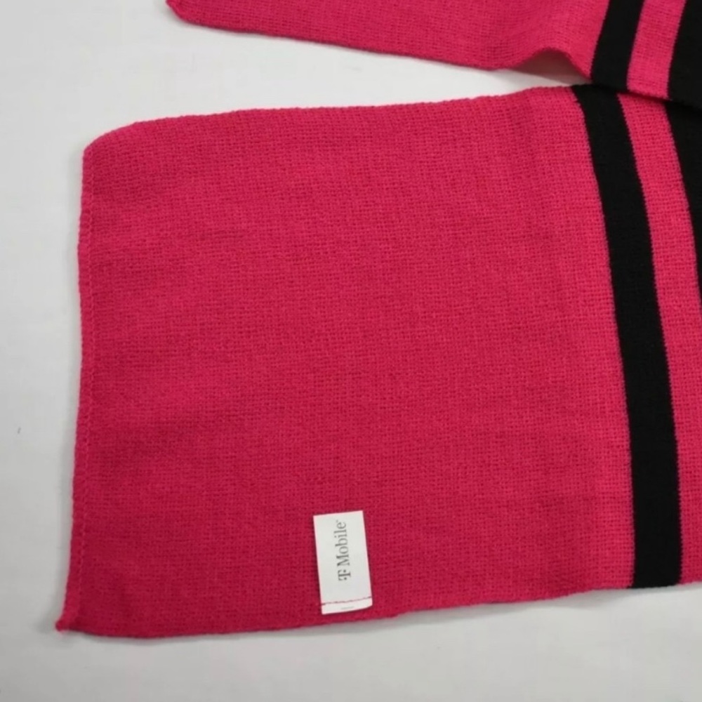 Black & Magenta T-Mobile Tuesday’s Scarf New In Bag - Picture 15 of 16
